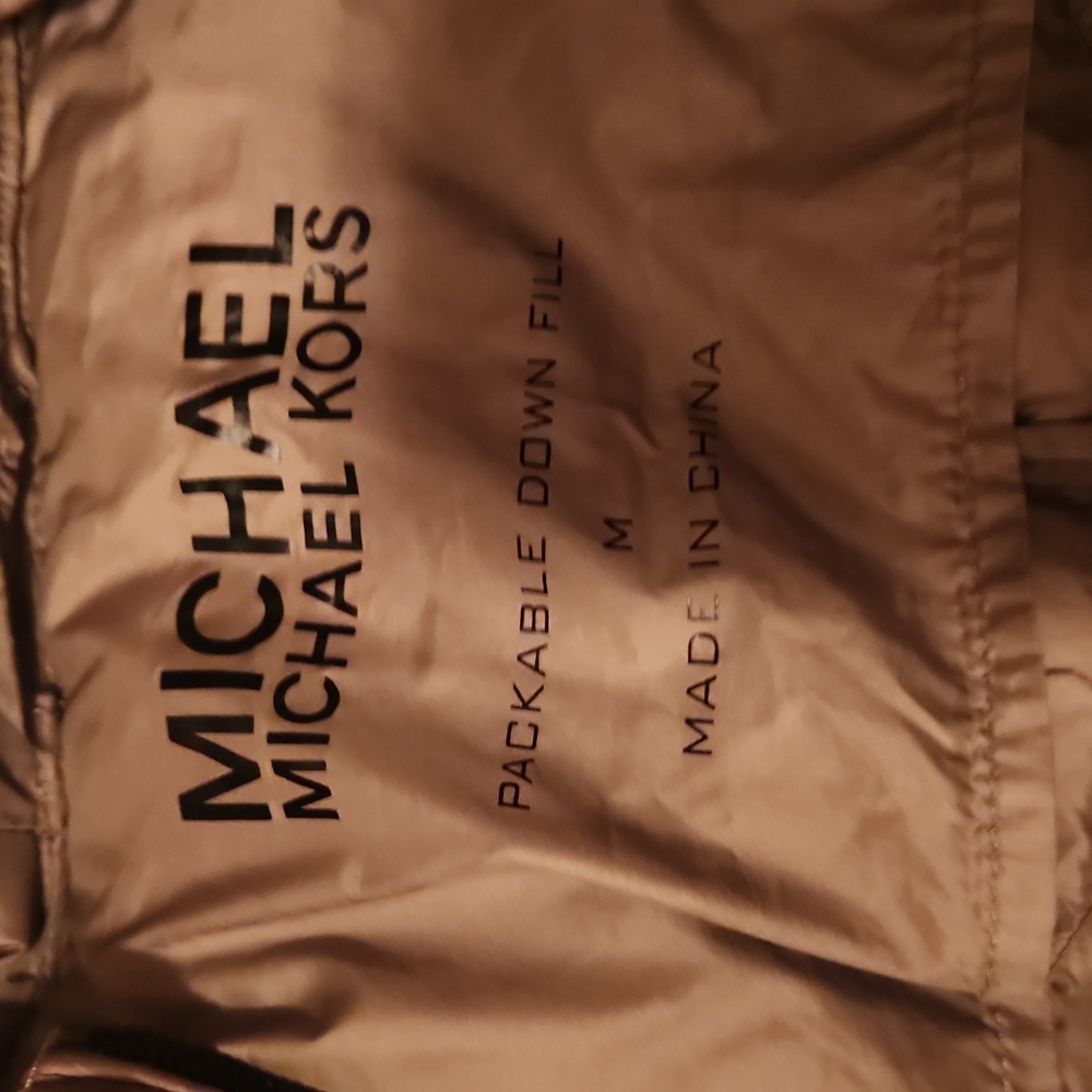 Michael Kors Women's Beige Puffer Jacket Size Medium - Picture 2 of 7